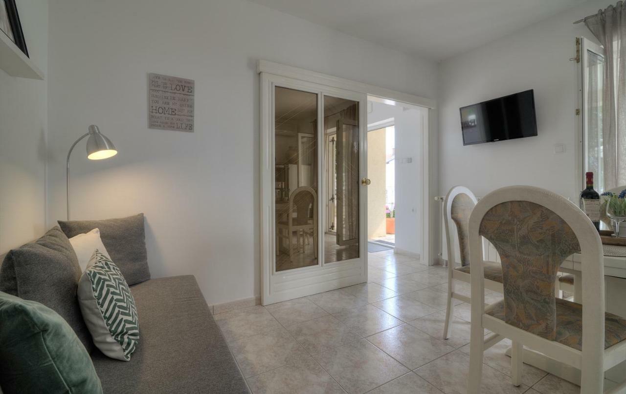 Apartment Barbara Senj  Exteriör bild