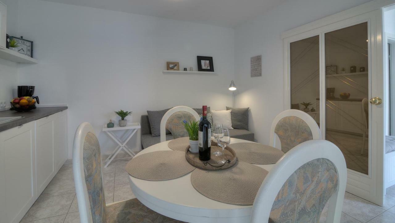 Apartment Barbara Senj  Exteriör bild